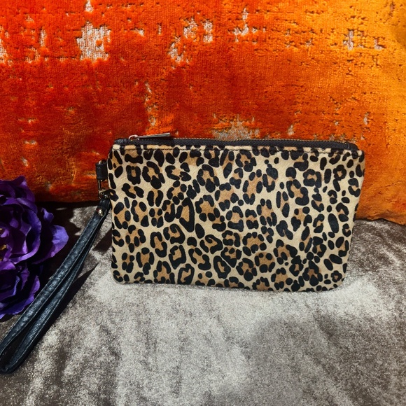 EXPRESS Leather Animal Print Wristlet Bag - Picture 9 of 11